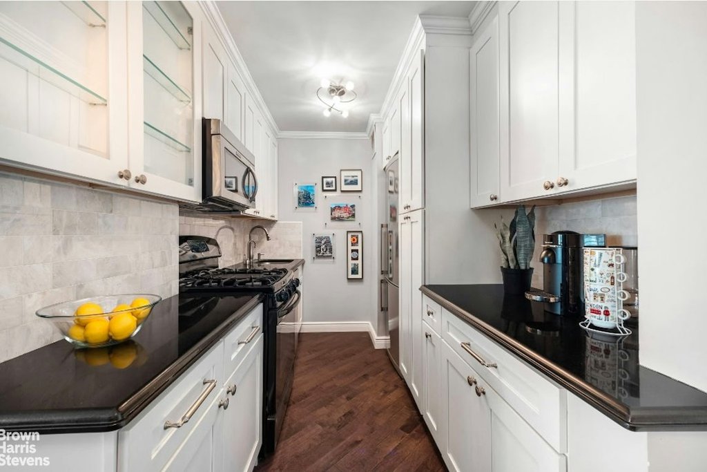 61 West 62nd Street, Unit 5A photo 3