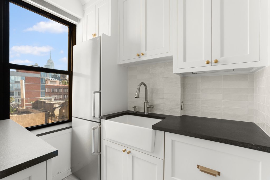 161 West 16th Street, Unit 11C photo 3
