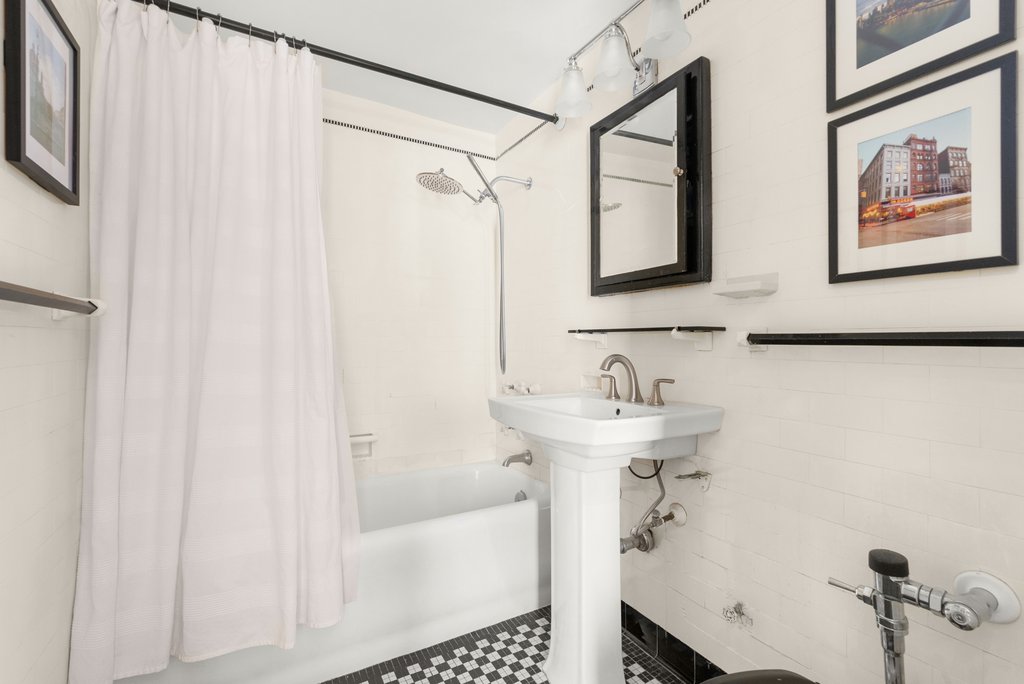 161 West 16th Street, Unit 11C photo 5