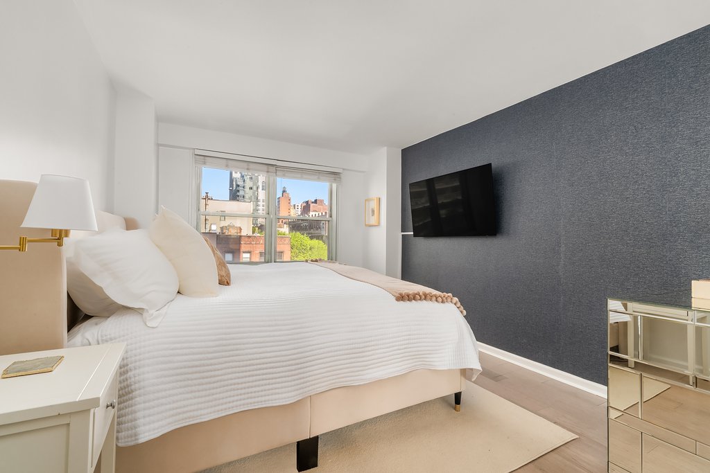 400 East 77th Street, Unit 6J photo 5