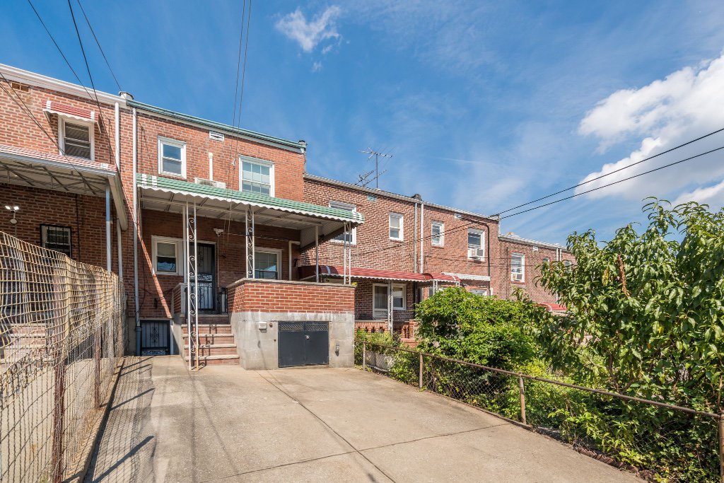 20-17 26th Street – For Sale photo 23