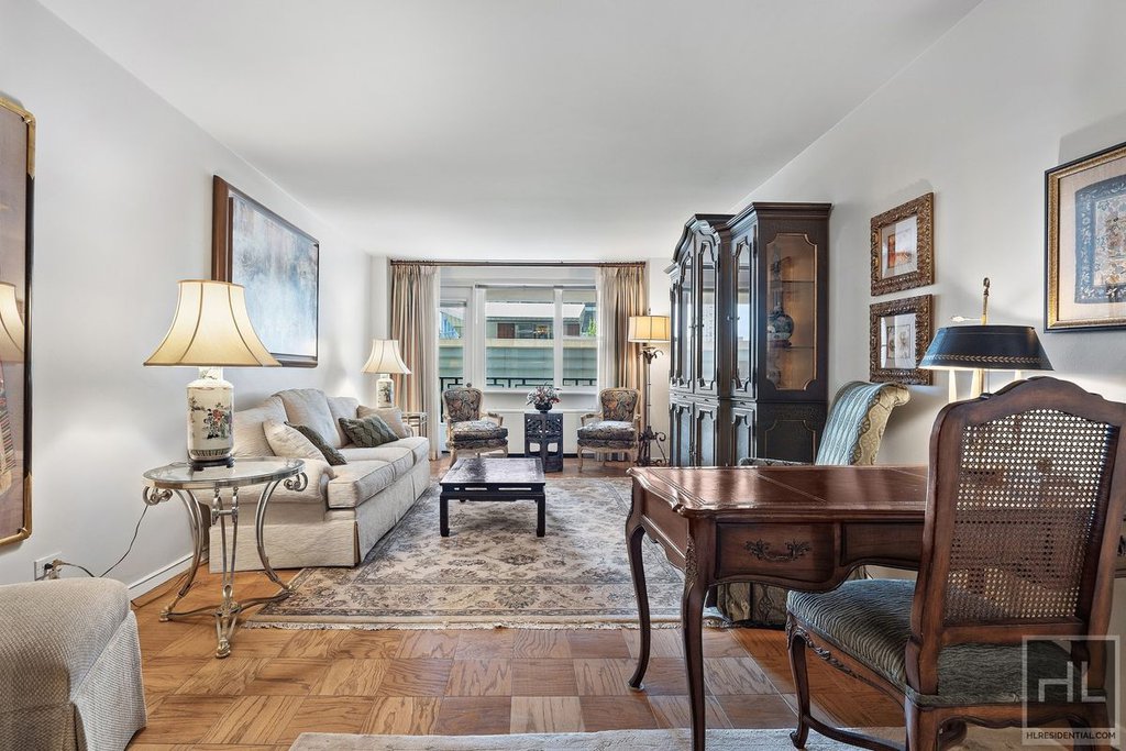 165 West 66th Street, Unit 6H photo 9