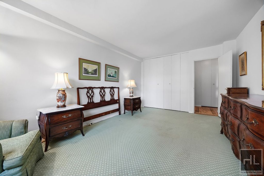 165 West 66th Street, Unit 6H photo 13