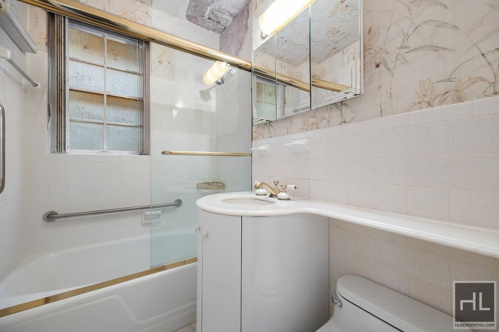 165 West 66th Street, Unit 6H photo 14