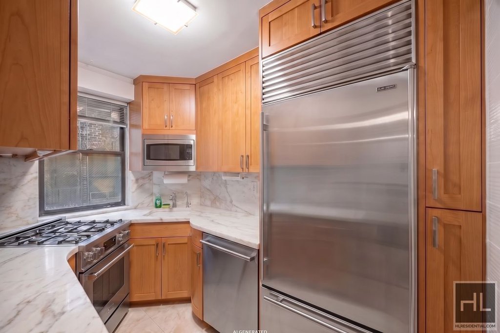 165 West 66th Street, Unit 6H photo 3