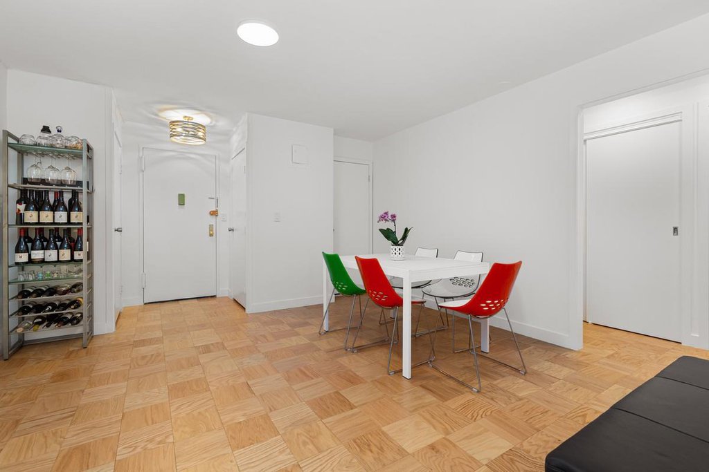 305 East 24th Street, Unit 4X photo 6