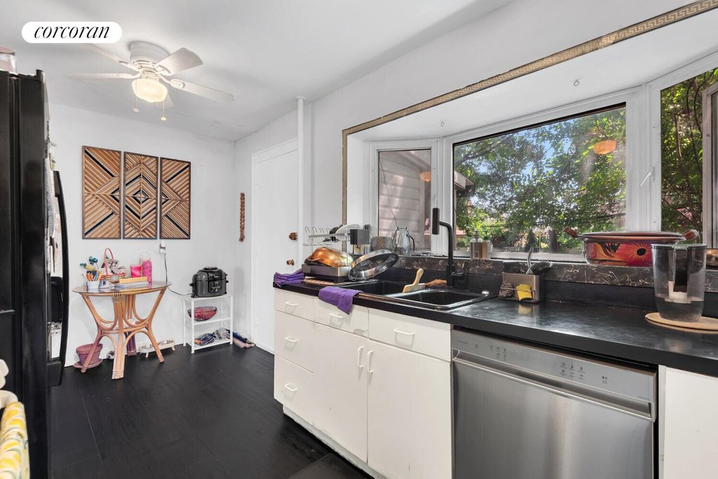 20-27 31st Street – For Sale photo 4