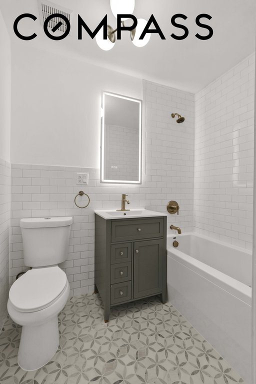 802 Dekalb Avenue, Unit 1B photo 3