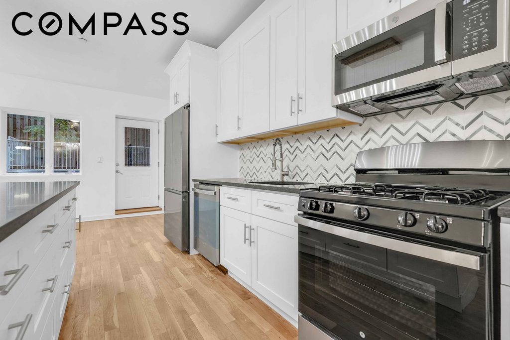802 Dekalb Avenue, Unit 1B photo 5