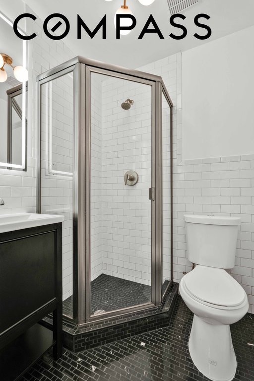 802 Dekalb Avenue, Unit 1B photo 28
