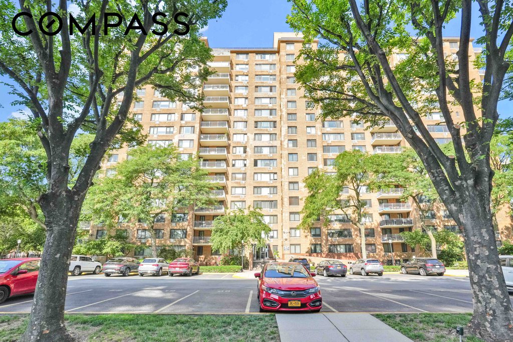 185 Hall Street, Unit 413 photo 21
