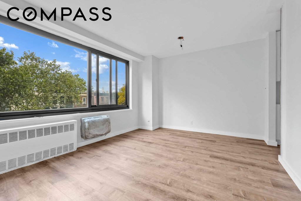 185 Hall Street, Unit 413 photo 4