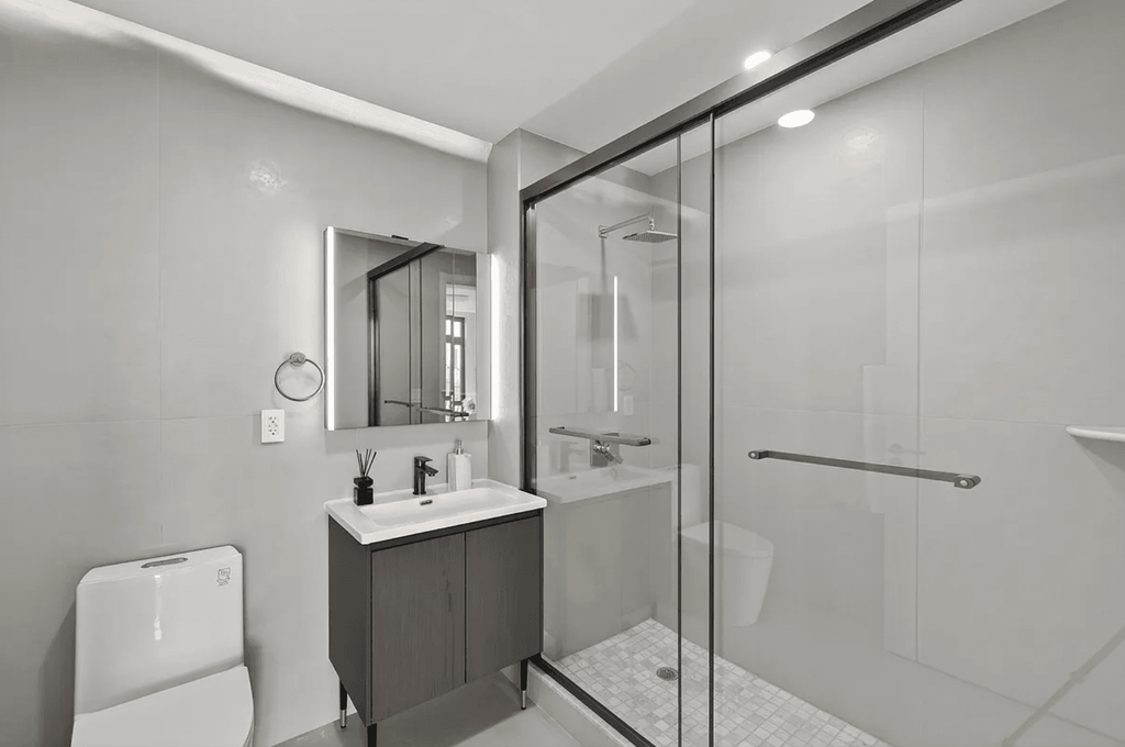 11-52 44th Drive, Unit PHA photo 7