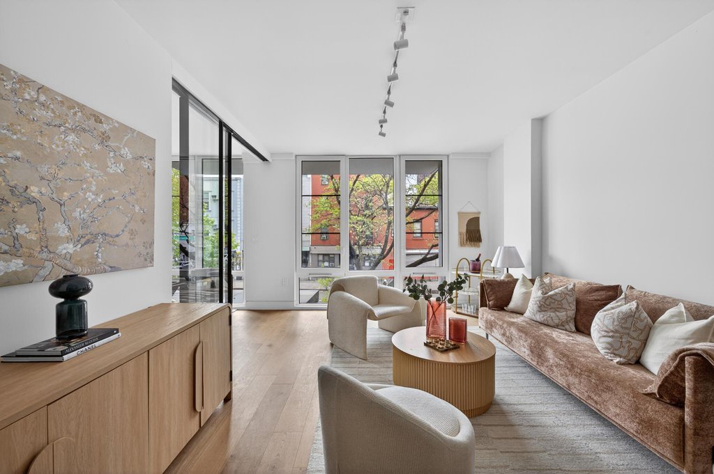 1110 Manhattan Avenue, Unit 2 photo 4