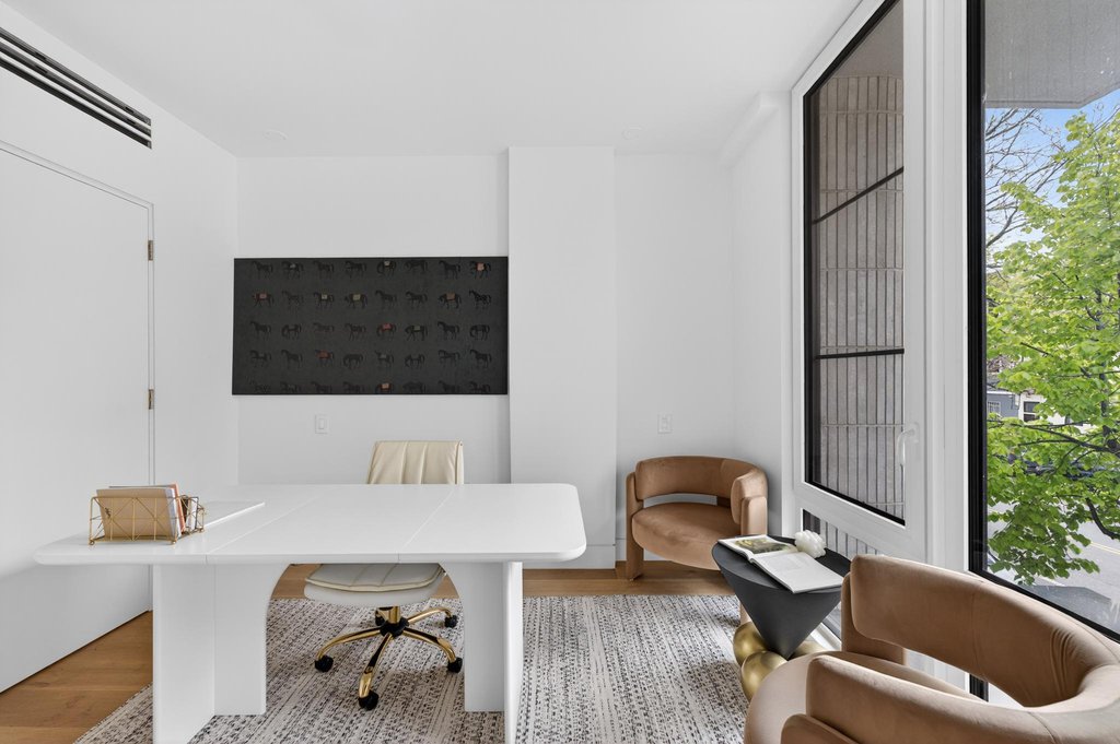 1110 Manhattan Avenue, Unit 2 photo 8