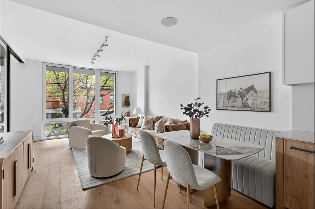 1110 Manhattan Avenue, Unit 6 photo 3
