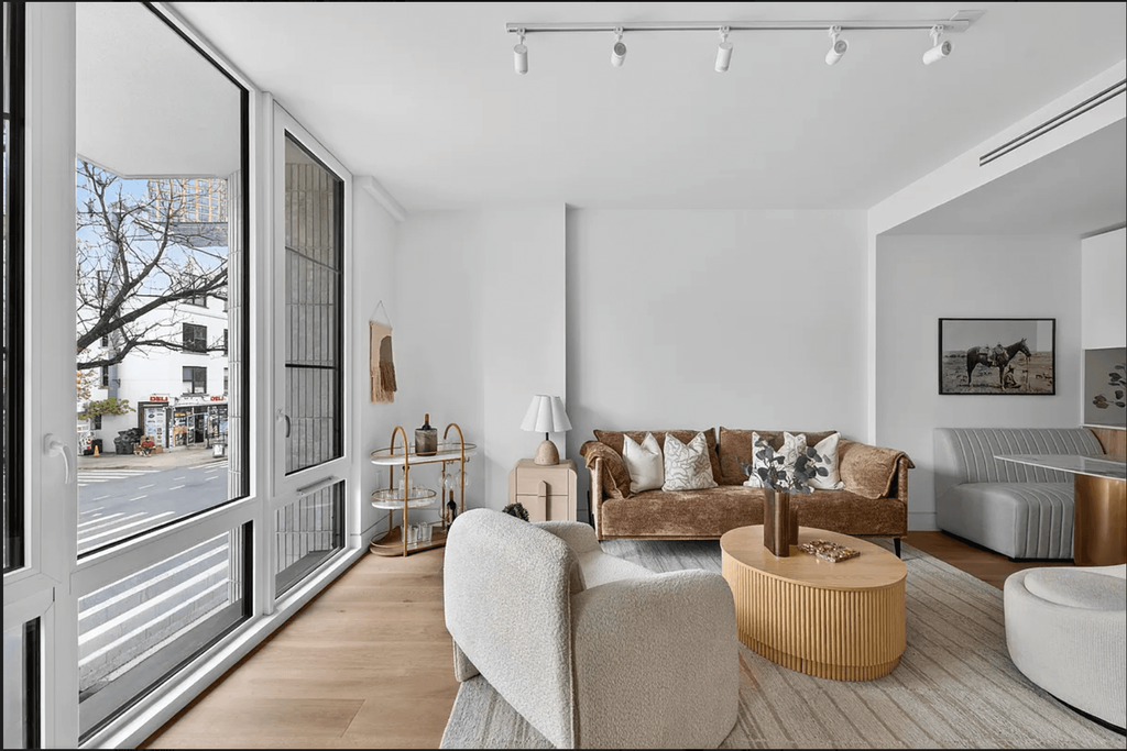 1110 Manhattan Avenue, Unit 6 photo 8