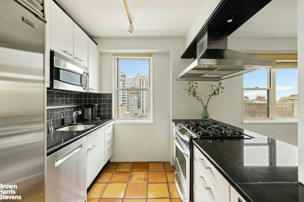 1175 York Avenue, Unit 16J photo 4