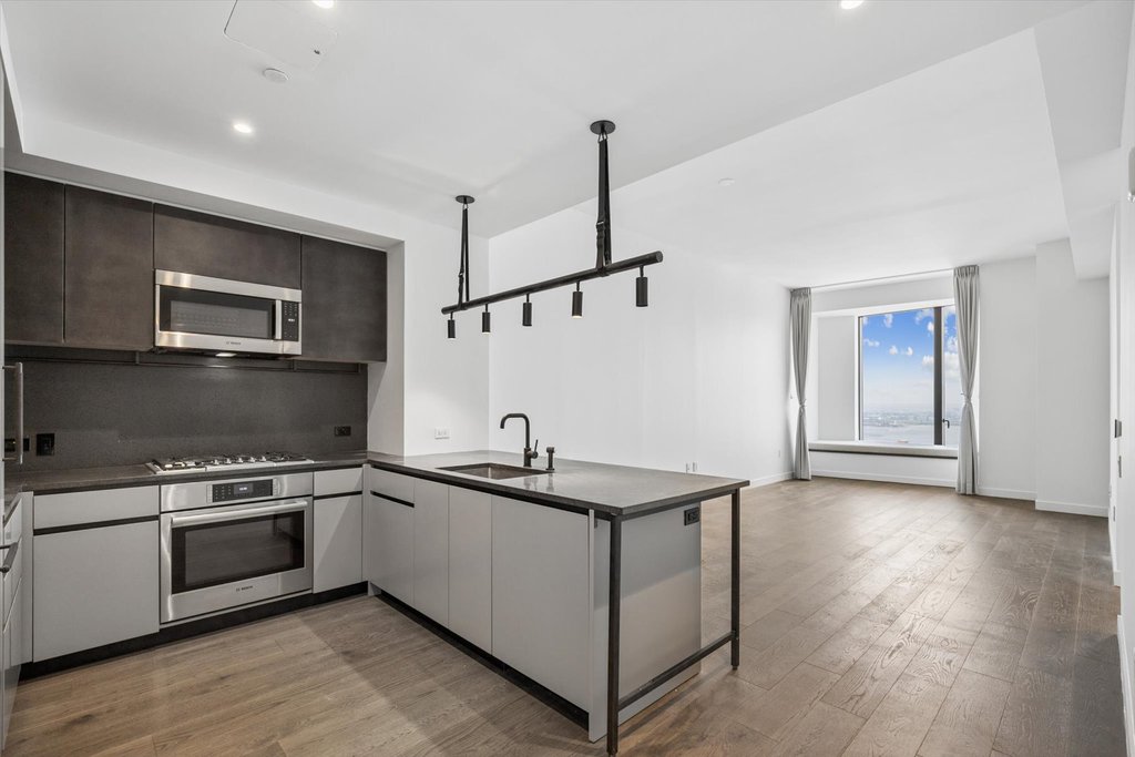 11 Hoyt Street, Unit 55K