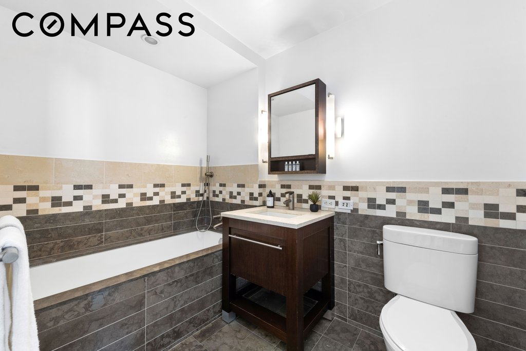 101 West 24th Street, Unit 15B photo 10