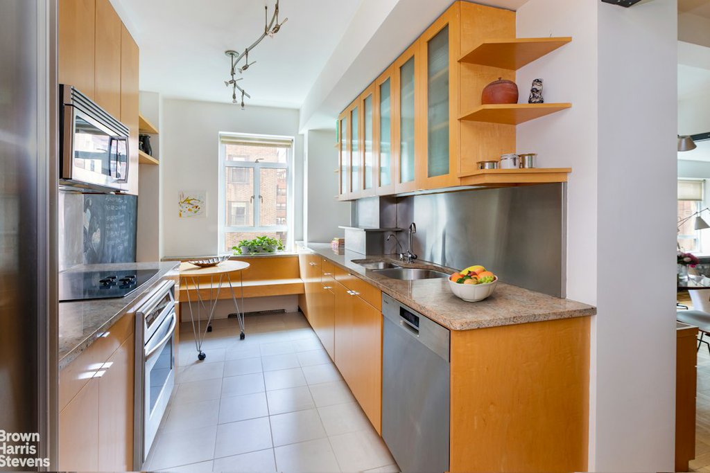 19 East 88th Street, Unit 8C photo 4