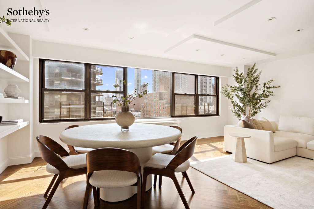 166 East 61st Street, Unit 11F photo 2