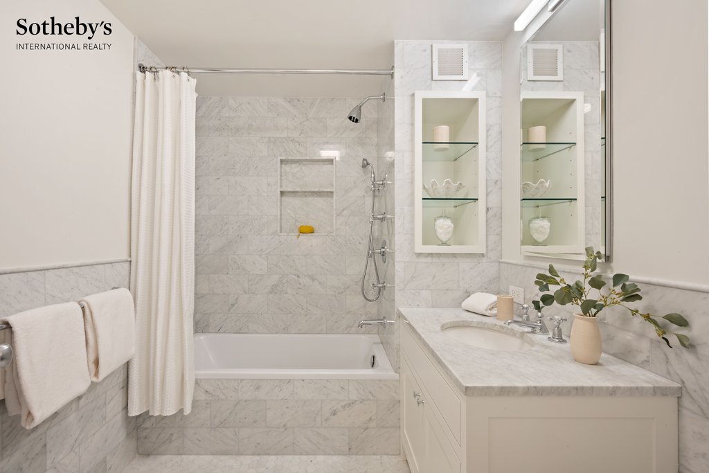 166 East 61st Street, Unit 11F photo 8