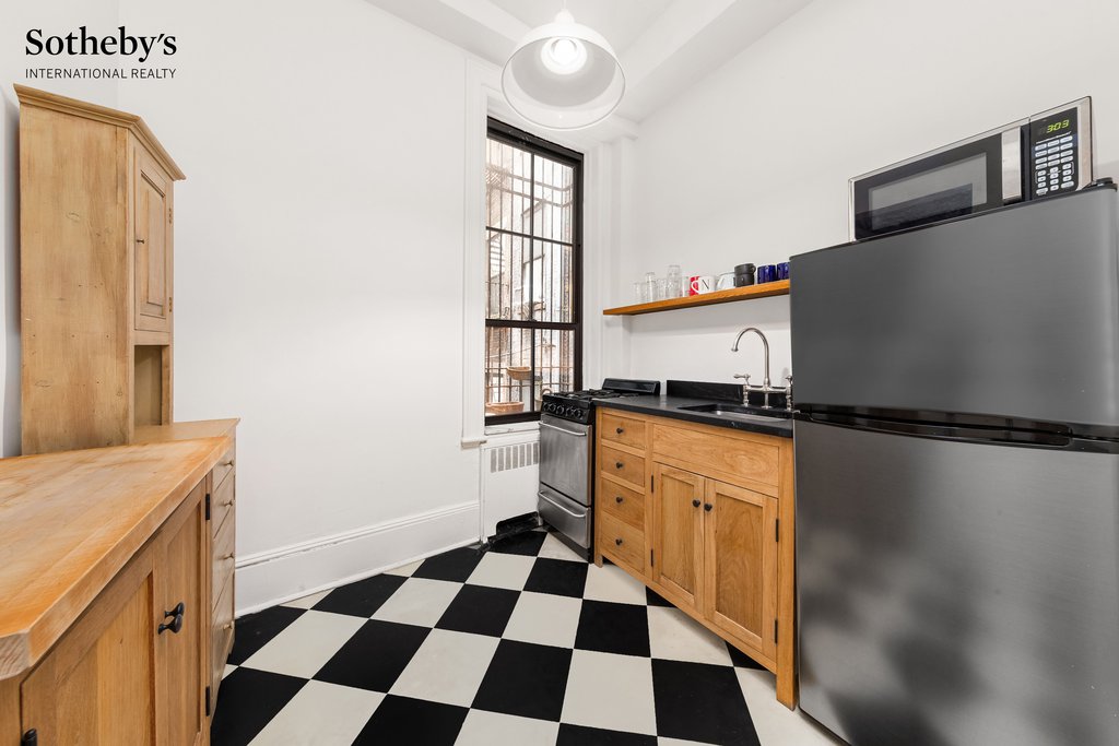 302 West 102nd Street, Unit 2 photo 5