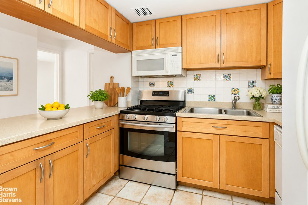 170 East 88th Street, Unit 6F photo 4