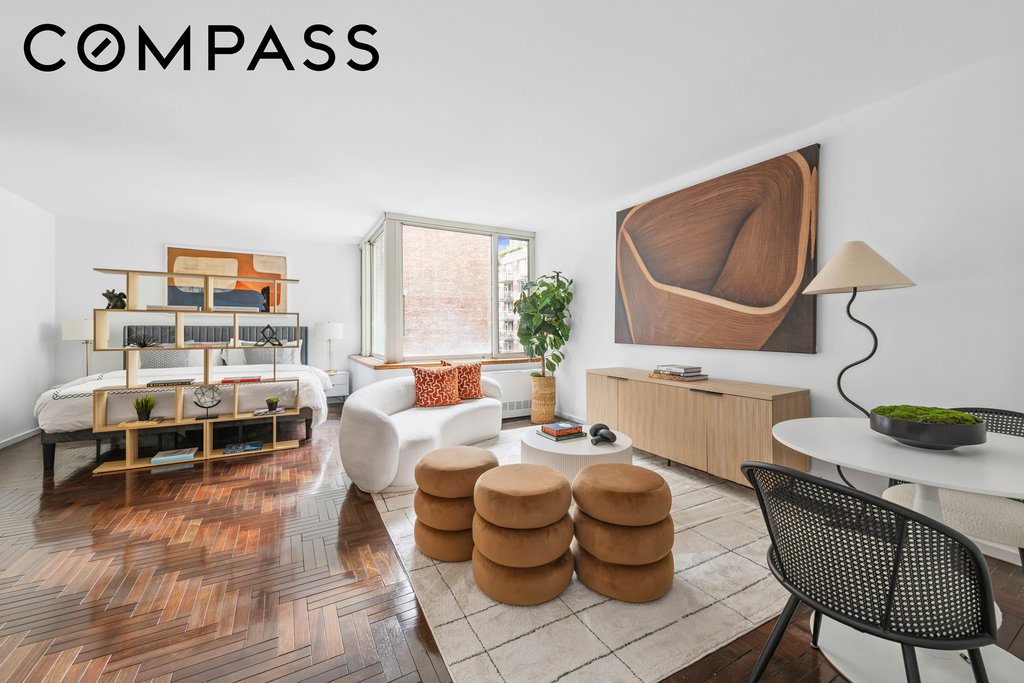 2373 Broadway, Unit 1009 photo 2
