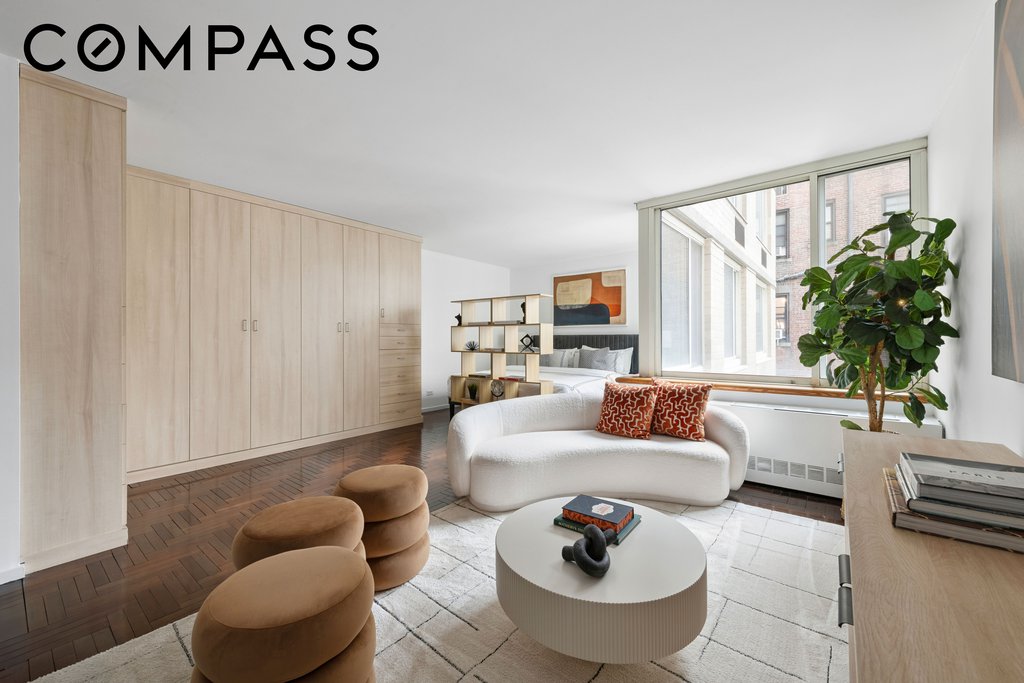 2373 Broadway, Unit 1009 photo 4