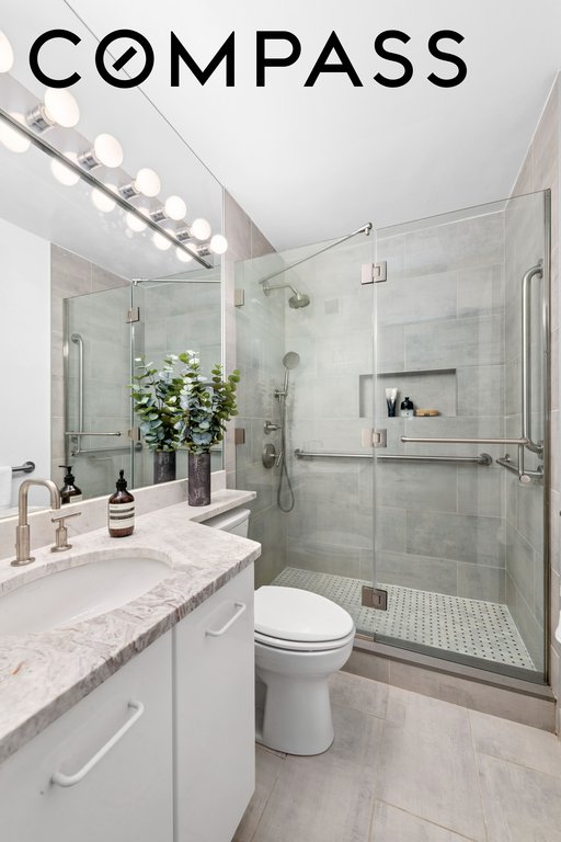 2373 Broadway, Unit 1009 photo 6