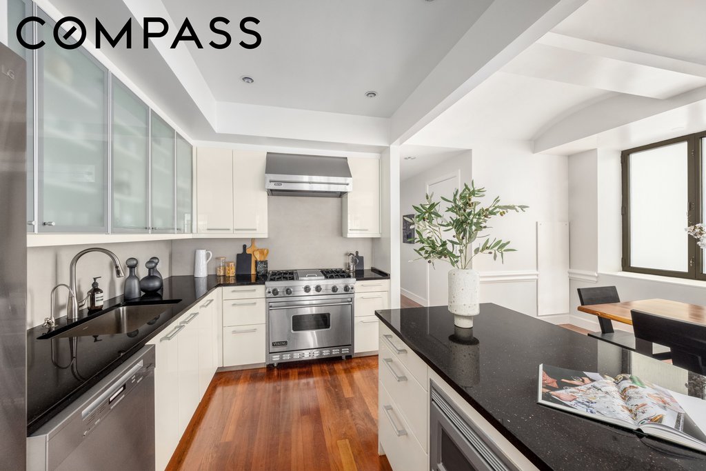 43 West 64th Street, Unit 7B photo 6