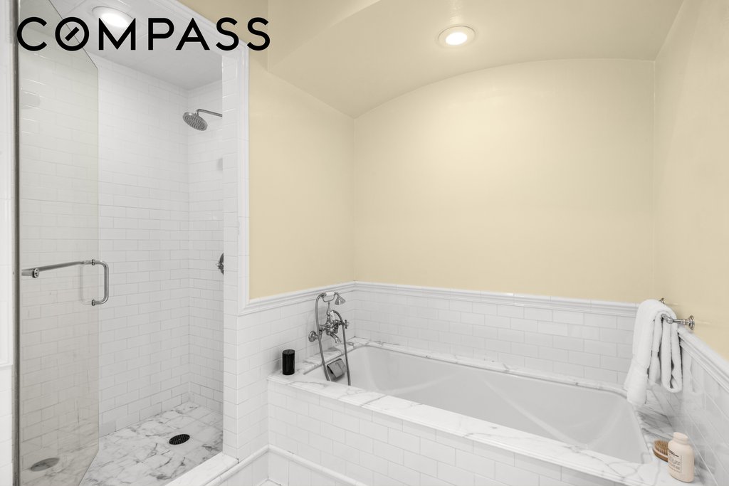 43 West 64th Street, Unit 7B photo 13