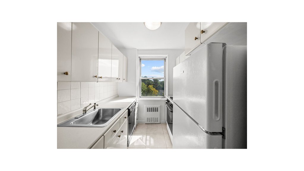 6300 Riverdale Avenue, Unit 5A photo 8