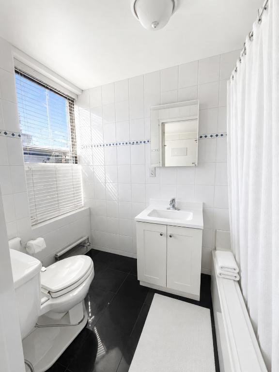 280 Riverside Drive, Unit 2J photo 4