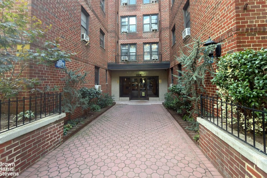 37-30 83rd Street, Unit 6G photo 17