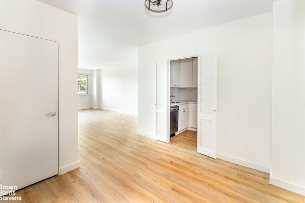 2621 Palisade avenue, Unit 1G photo 5