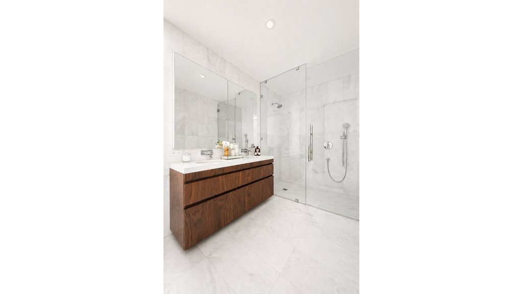 244 East 52nd Street – For Sale photo 8