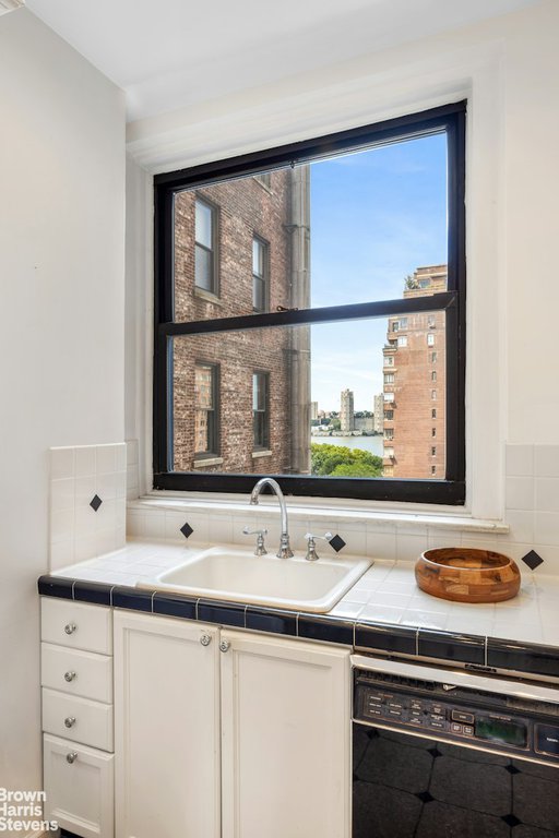 465 West End Avenue, Unit 10D photo 6