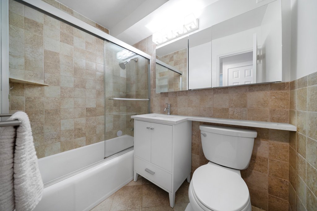 315 East 70th Street, Unit 8K photo 13