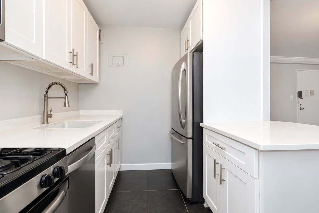 315 East 70th Street, Unit 8K photo 17
