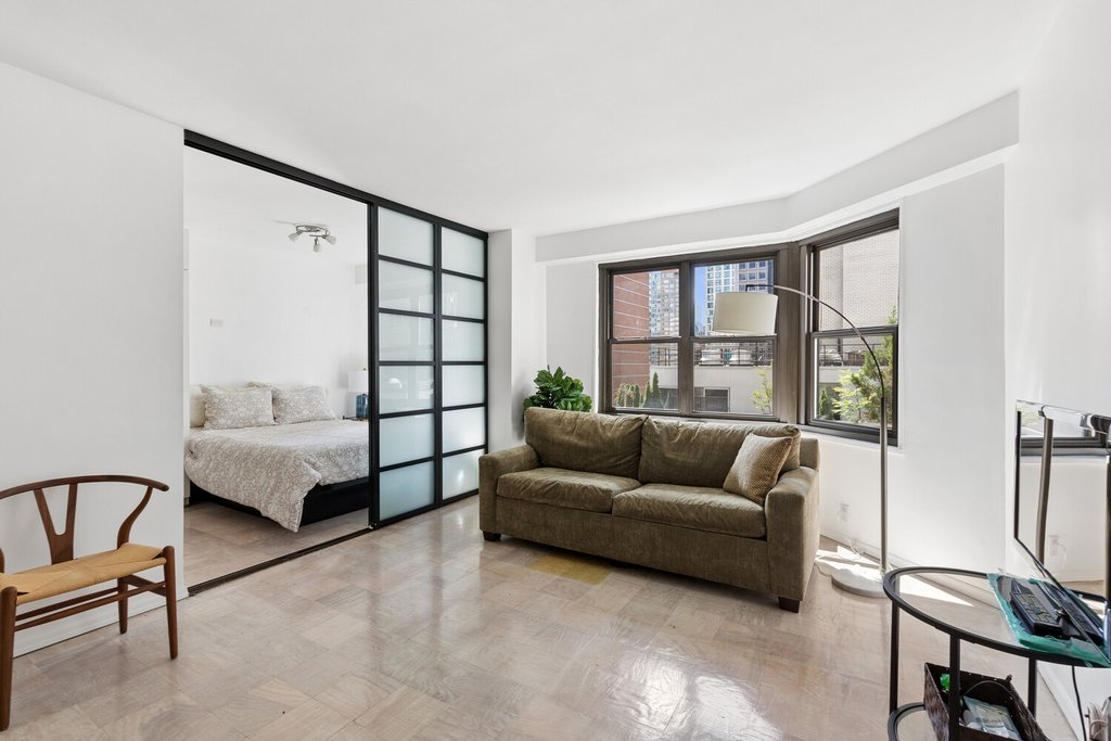 220 East 57th Street, Unit 14B photo 2