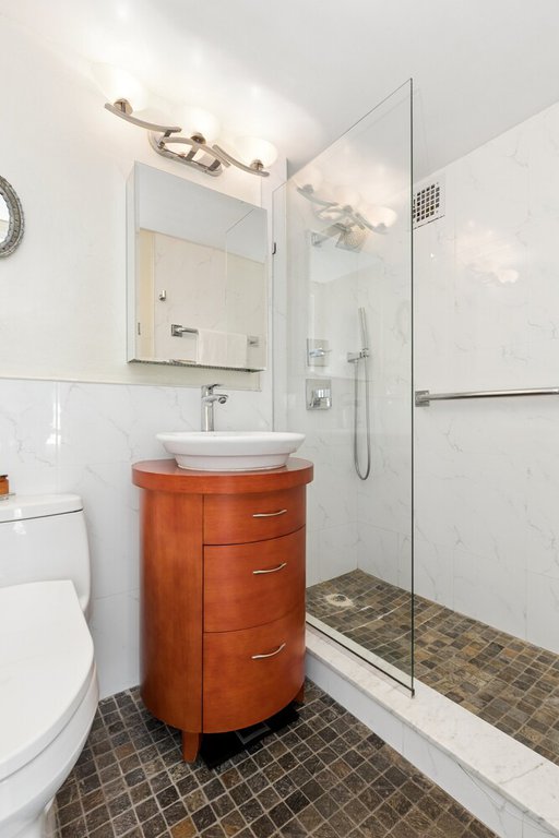 220 East 57th Street, Unit 14B photo 6