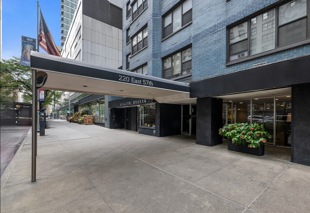 220 East 57th Street, Unit 14B photo 9
