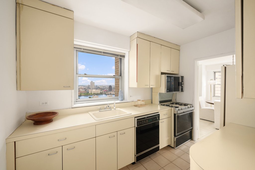 400 East 56th Street, Unit 30P photo 8