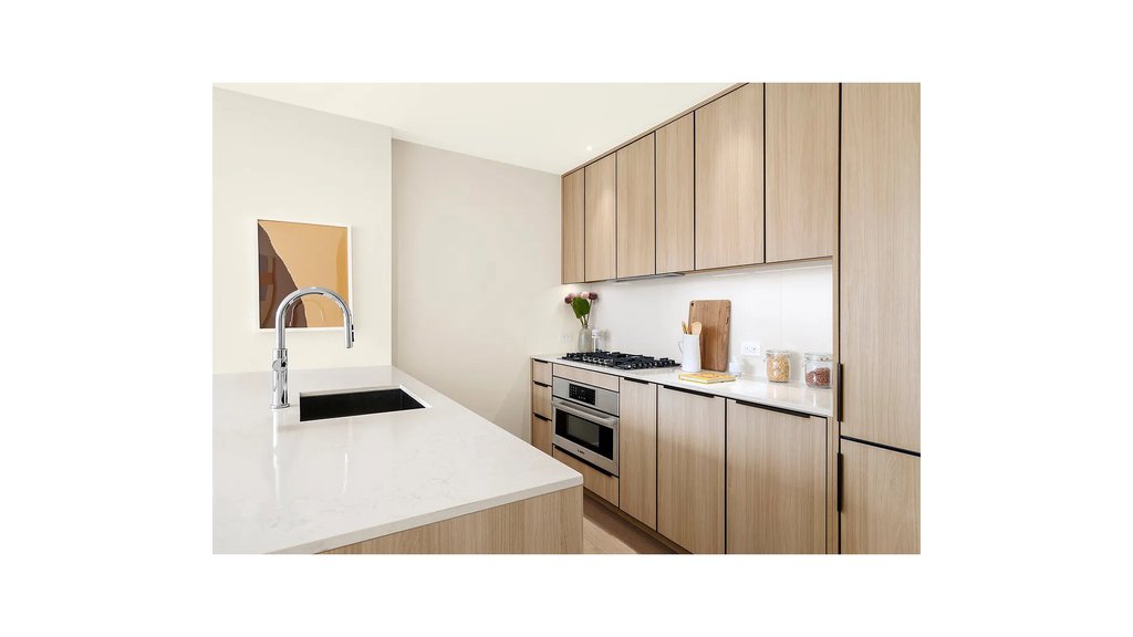 280 West 24th Street, Unit 7M photo 2