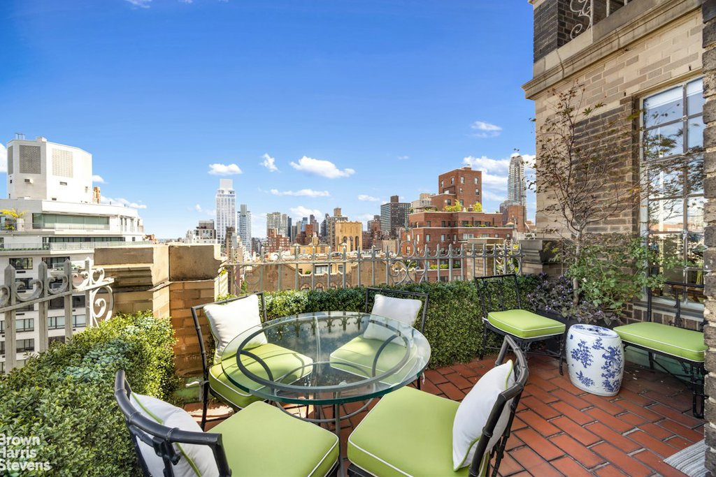 784 Park Avenue, Unit 18B photo 2
