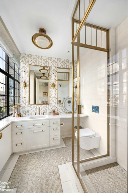 784 Park Avenue, Unit 18B photo 12