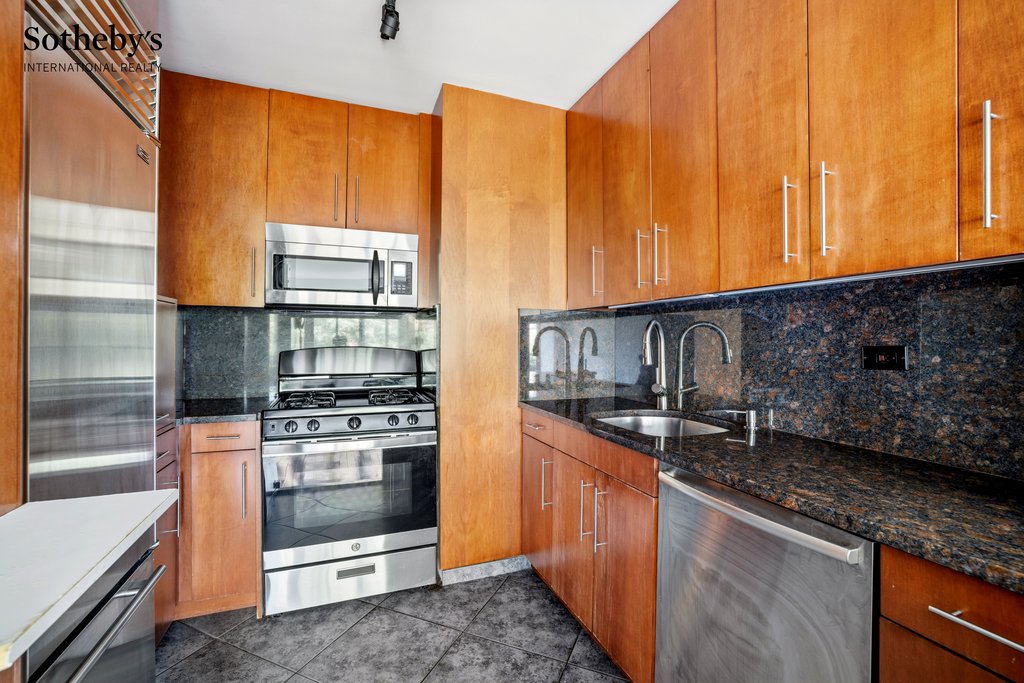 401 East 84th Street, Unit 3B photo 3